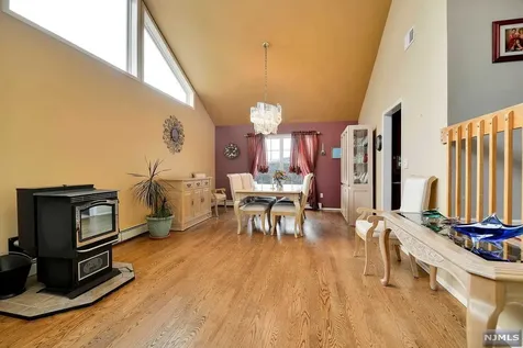 31 Elinora Drive Wanaque NJ 07465