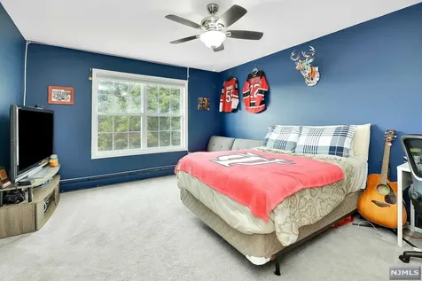 31 Elinora Drive Wanaque NJ 07465