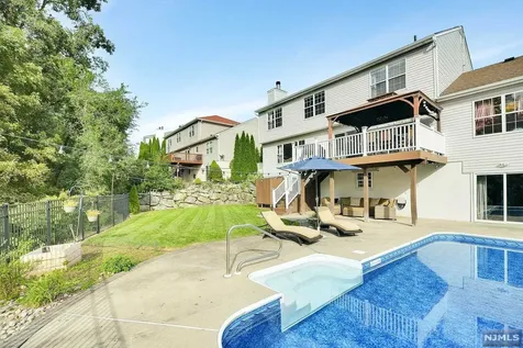 31 Elinora Drive Wanaque NJ 07465
