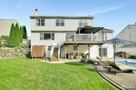 31 Elinora Drive Wanaque NJ 07465