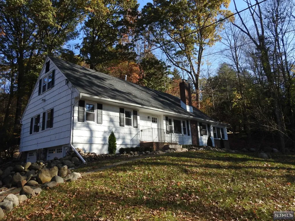 51 Old Stone Church Road Upper Saddle River NJ 07458