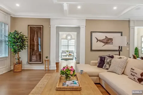 8 Kenwood Road Saddle River NJ 07458