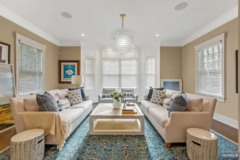 8 Kenwood Road Saddle River NJ 07458