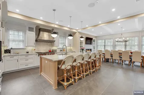 8 Kenwood Road Saddle River NJ 07458