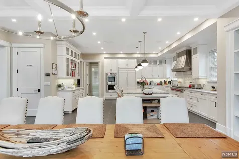 8 Kenwood Road Saddle River NJ 07458