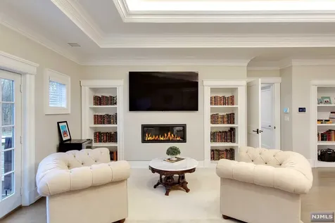 8 Kenwood Road Saddle River NJ 07458