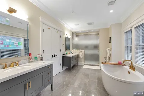 8 Kenwood Road Saddle River NJ 07458
