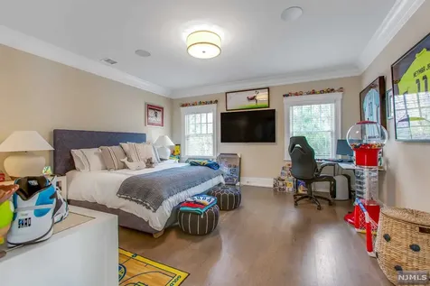 8 Kenwood Road Saddle River NJ 07458
