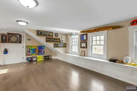 8 Kenwood Road Saddle River NJ 07458