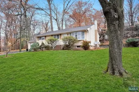 741 Taylor Avenue Twp Of Washington NJ 07676