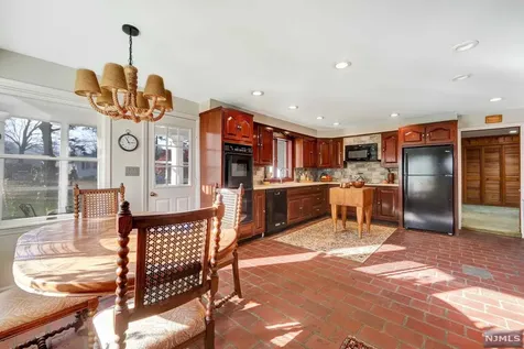 726 Ramapo Valley Road Oakland NJ 07436
