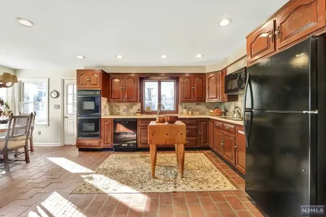 726 Ramapo Valley Road Oakland NJ 07436