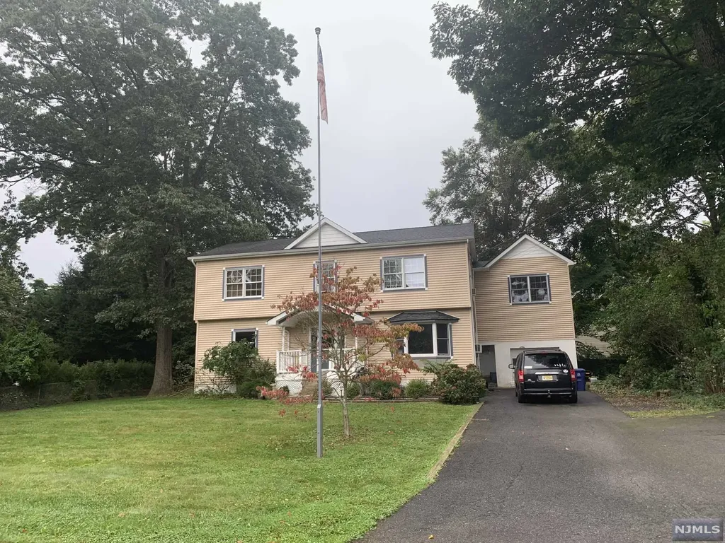 515 Connie Avenue Franklin Lakes NJ 07417