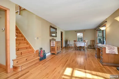 515 Connie Avenue Franklin Lakes NJ 07417