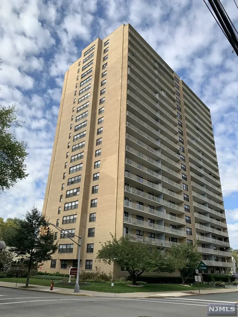 285 Aycrigg Avenue Passaic NJ 07055