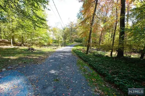 9 Fox Hedge Road Saddle River NJ 07458
