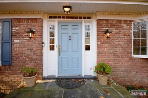 9 Fox Hedge Road Saddle River NJ 07458