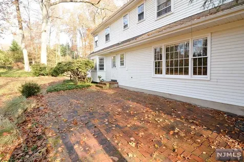 9 Fox Hedge Road Saddle River NJ 07458