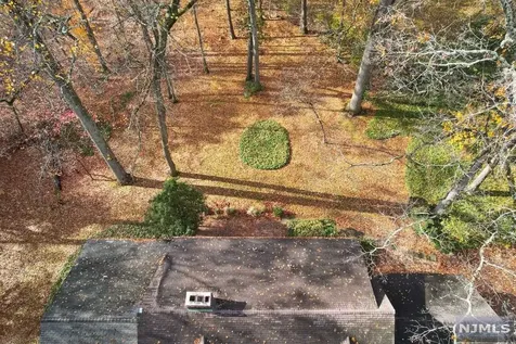 9 Fox Hedge Road Saddle River NJ 07458