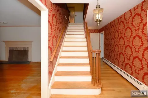 9 Fox Hedge Road Saddle River NJ 07458