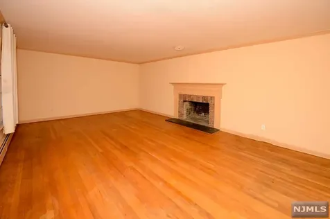 9 Fox Hedge Road Saddle River NJ 07458