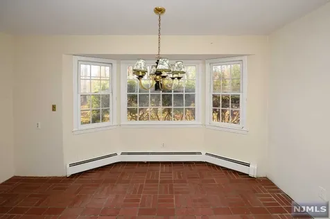 9 Fox Hedge Road Saddle River NJ 07458