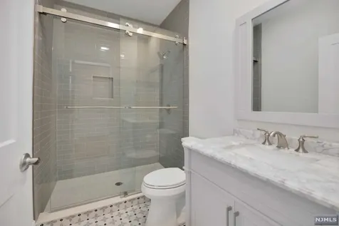 268 Mchenry Drive Paramus NJ 07652