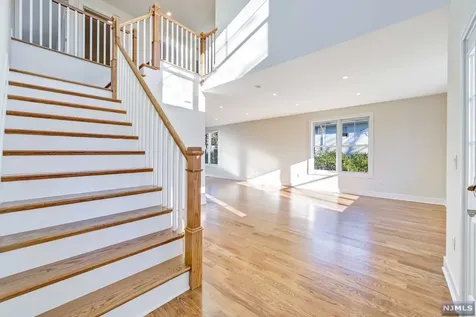 268 Mchenry Drive Paramus NJ 07652