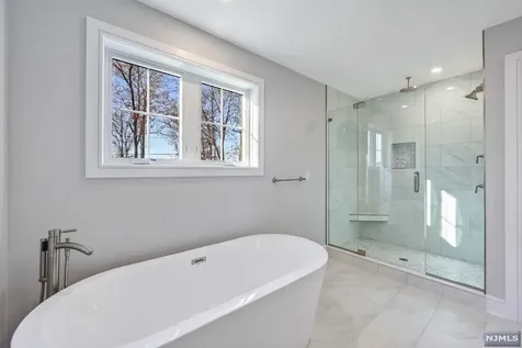 268 Mchenry Drive Paramus NJ 07652