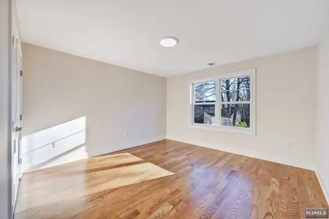 268 Mchenry Drive Paramus NJ 07652