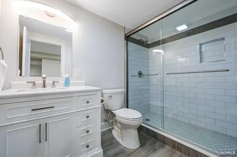 268 Mchenry Drive Paramus NJ 07652