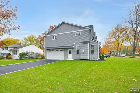 268 Mchenry Drive Paramus NJ 07652