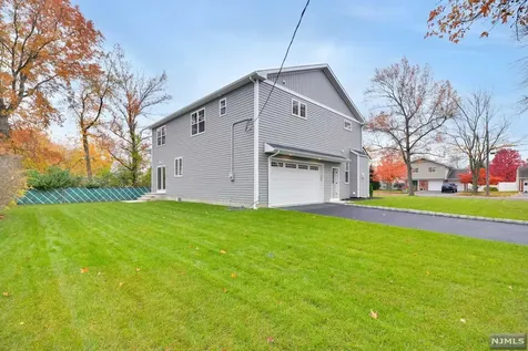 268 Mchenry Drive Paramus NJ 07652