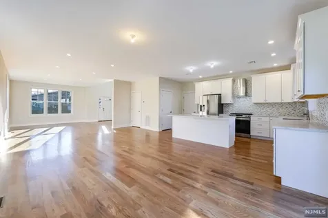 268 Mchenry Drive Paramus NJ 07652