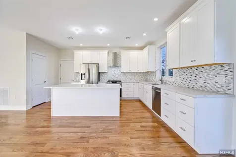 268 Mchenry Drive Paramus NJ 07652