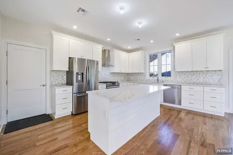 268 Mchenry Drive Paramus NJ 07652