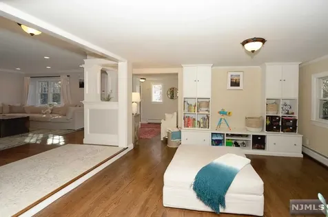 307 Kensington Drive Ridgewood NJ 07450