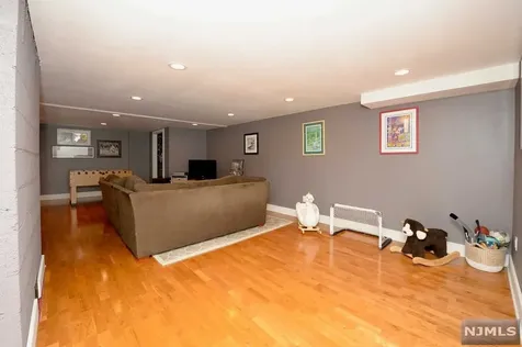 307 Kensington Drive Ridgewood NJ 07450