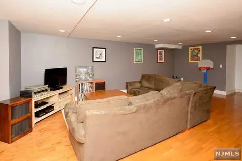 307 Kensington Drive Ridgewood NJ 07450