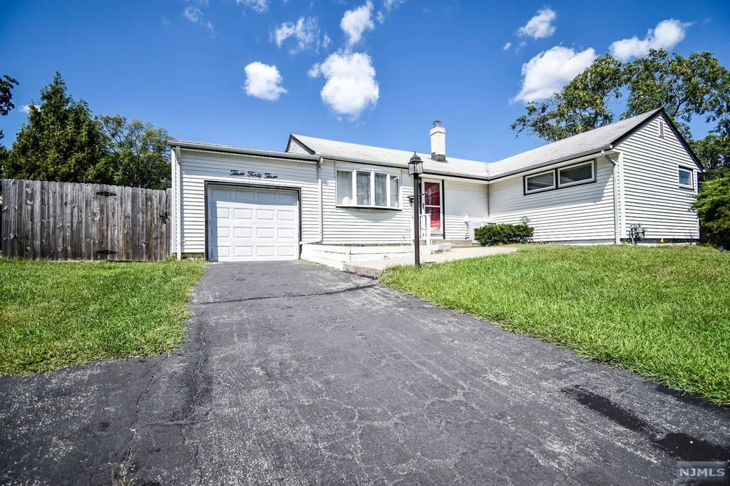 343 Harrison Street Paramus NJ 07652