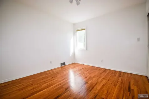 343 Harrison Street Paramus NJ 07652