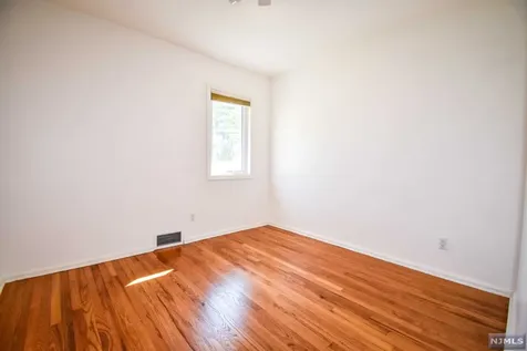 343 Harrison Street Paramus NJ 07652