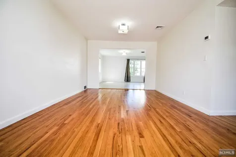 343 Harrison Street Paramus NJ 07652