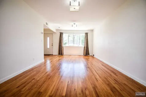 343 Harrison Street Paramus NJ 07652