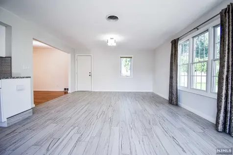 343 Harrison Street Paramus NJ 07652