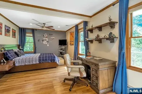151 Donnybrook Drive Allendale NJ 07401