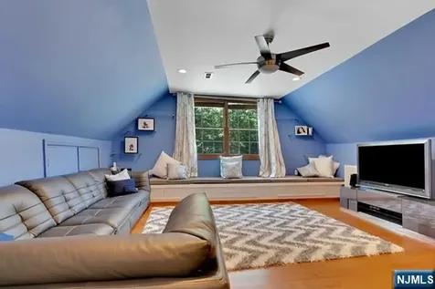 151 Donnybrook Drive Allendale NJ 07401