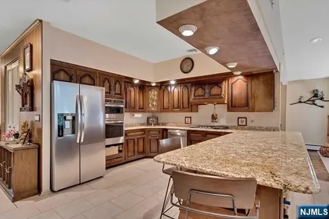 151 Donnybrook Drive Allendale NJ 07401