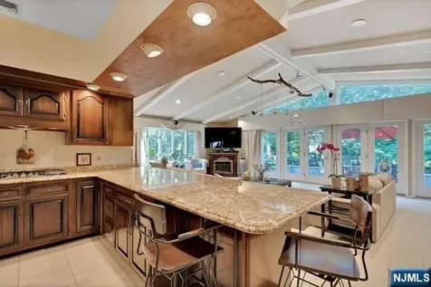 151 Donnybrook Drive Allendale NJ 07401