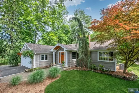 232 Pascack Road Woodcliff Lake NJ 07677